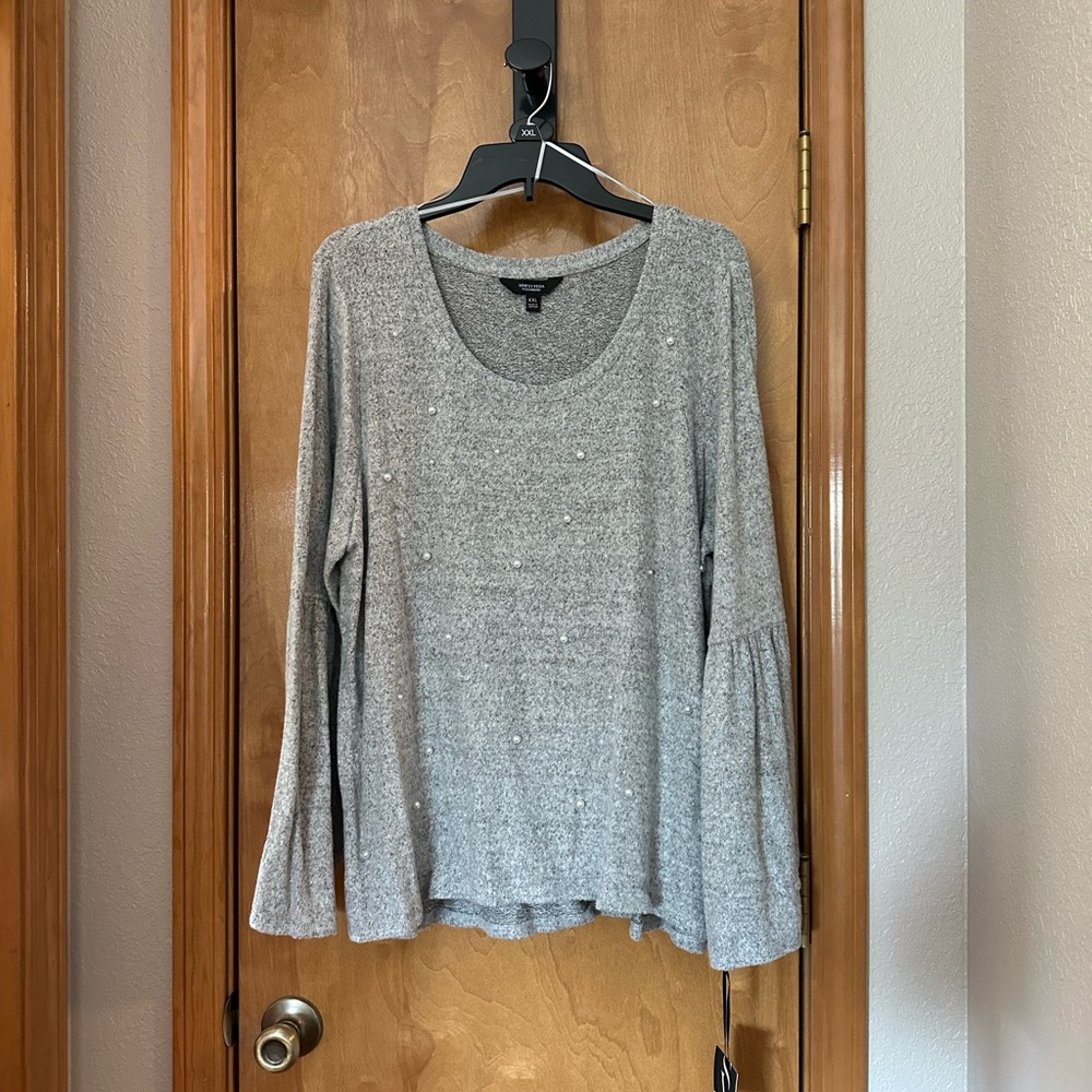 XXL simply Vera Wang super soft bell sleeve pearl knit sweater